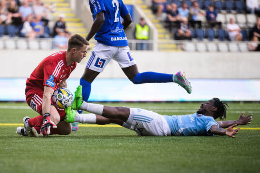 GIF Sundsvalls Jonas Olsson och Gefles York Rafael