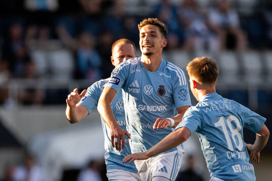 Gefles Lukas Browning Lagerfeldt jublar