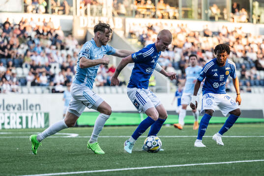 Gefles Leo Englund och GIF Sundsvalls Lucas Forsberg