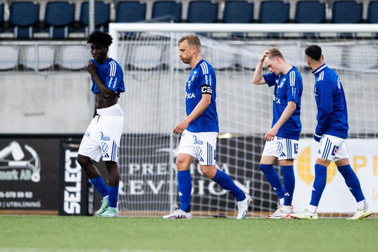 GIF Sundsvalls Kojo Peprah Oppong och Pontus Engblom deppar