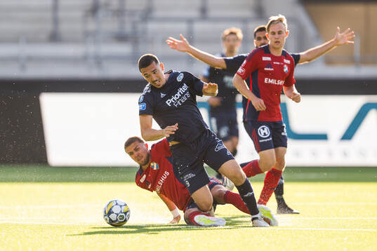 Östers Ivan Kricak och Utsiktens Lucas Lima