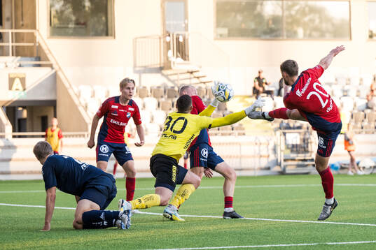 Utsiktens Elias Hadaya och Östers Alibek Aliev