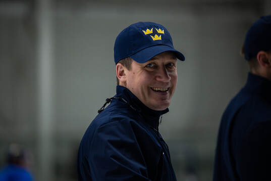 Head coach Sam Hallam of Sweden at a practice session