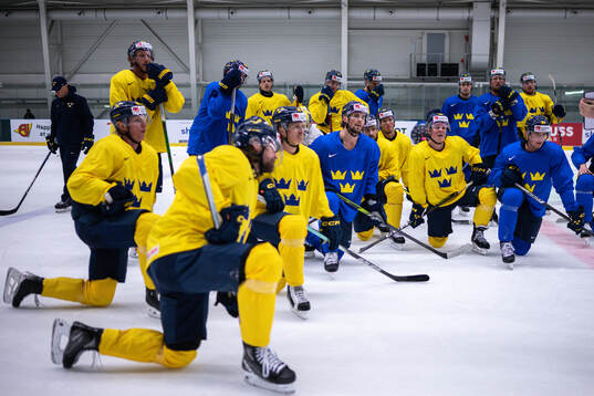 Players of Sweden at a practice session