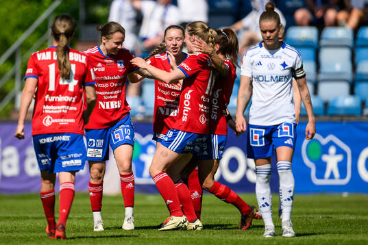 Vittsjös Kayla Adamek jublar