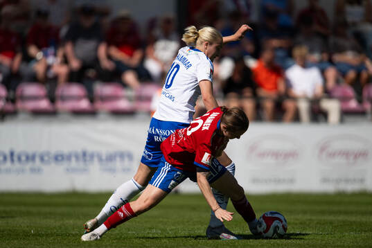 Vittsjös Kayla Adamek och IFK Norrköpings Wilma Leidhammar