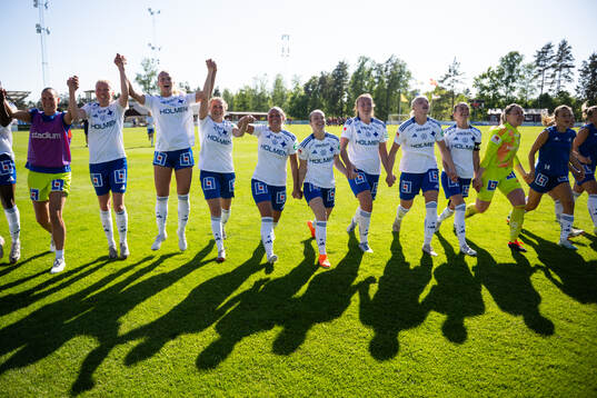 IFK Norrköpings spelare jublar