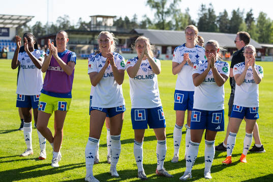 IFK Norrköpings spelare jublar