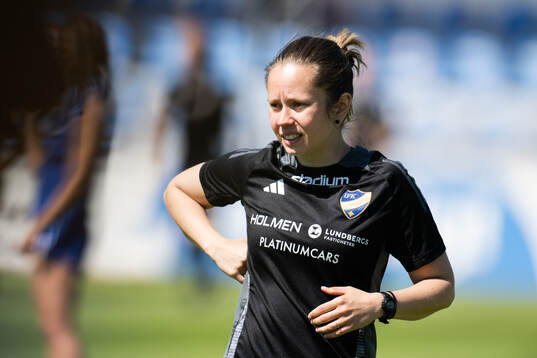 IFK Norrköpings assisterande tränare Tiina Jukarainen