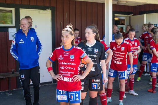 Vittsjös spelare gör sig redo för entré