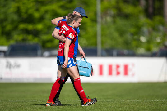 Vittsjös Tanya Boychuk lämnar fotbollsplan