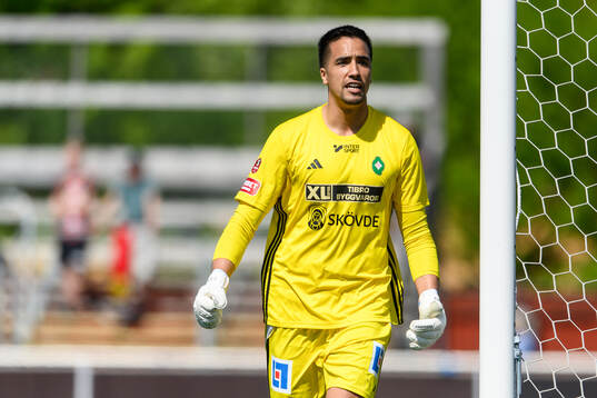 Skövde AIKs Adrian Zendejas jublar