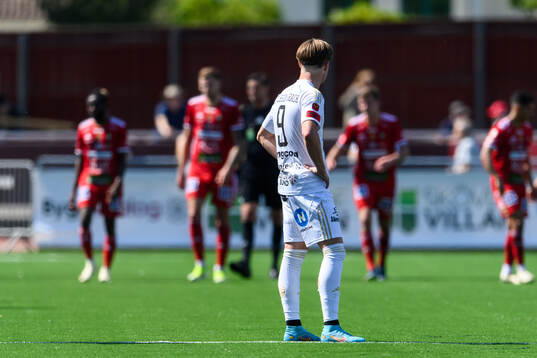 Östersunds Sebastian Karlsson Grach deppar