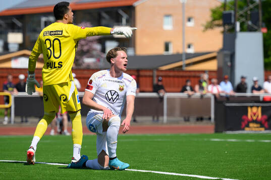 Skövde AIKs målvakt Adrian Zendejas  och Östersunds