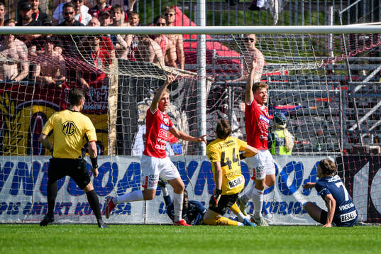 Degerfors Gustav Lindgren jublar