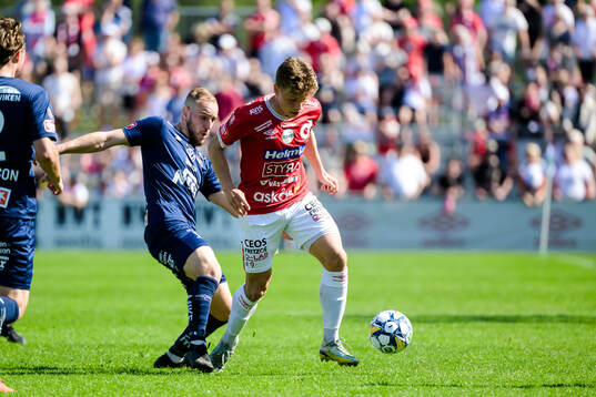 Örgrytes Amel Mujanic och Degerfors Gustav Lindgren