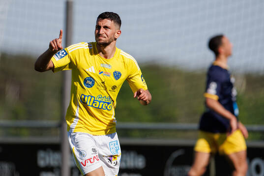Falkenbergs Leonardo Farah Shahin jublar