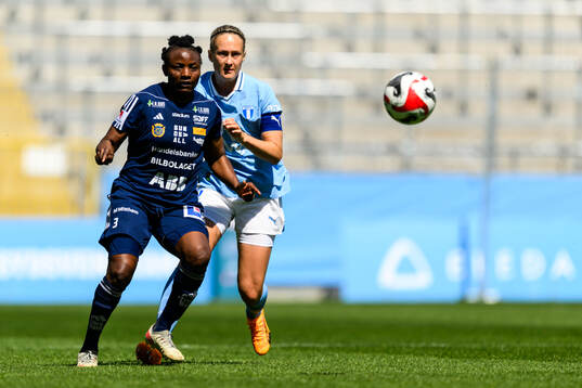 Sundsvalls Ebere Orji och Malmö FFs Sanna Kullberg