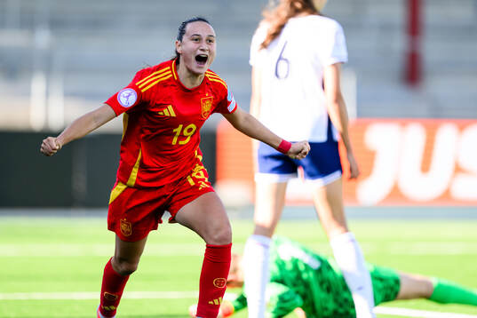 Alba Cerrato of Spain celebrates