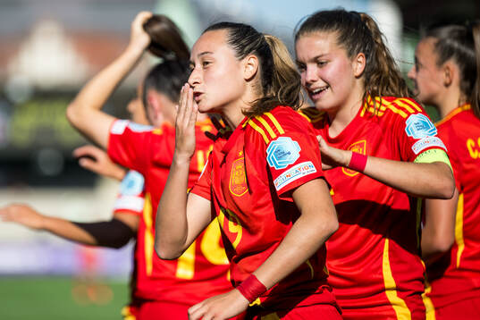 Alba Cerrato of Spain celebrates