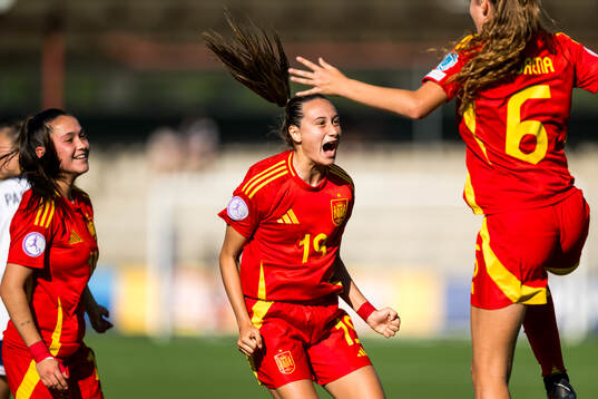 Alba Cerrato of Spain celebrates