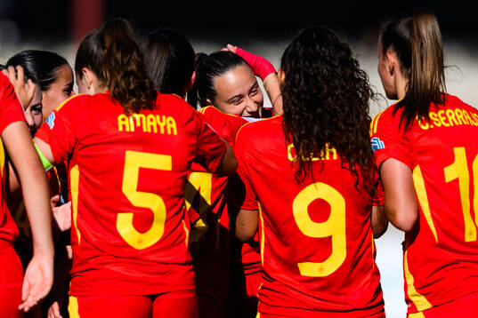 Isabel Hebard of Spain celebrates