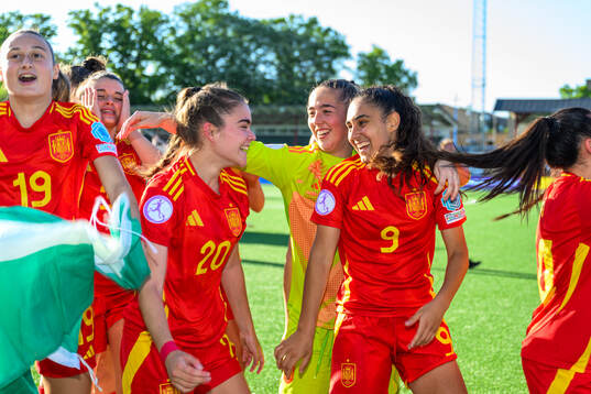 Natalia Escot and Celia Segura of Spain celebrate