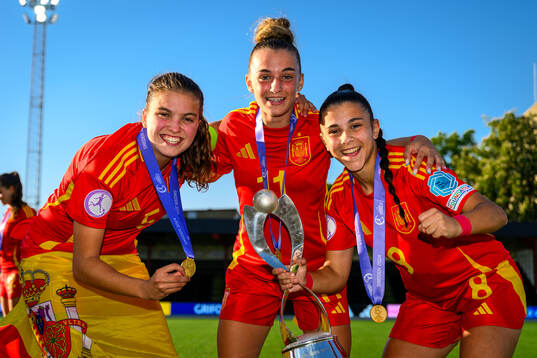 Amaya, Irune Dorado and Folgado of Spain celebrate