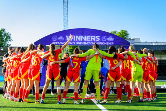 Players of Spain celebrate