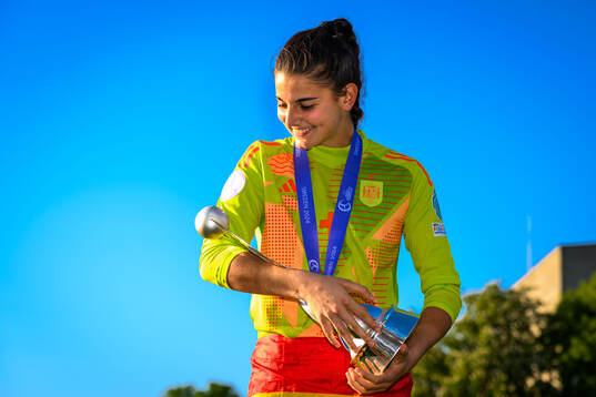 Goalkeeper Laia of Spain celebrate