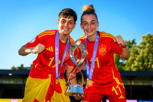 Emma Moreno and Irune Dorado of Spain celebrate