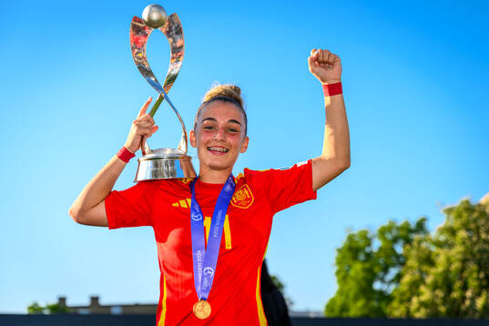 Irune Dorado of Spain celebrates