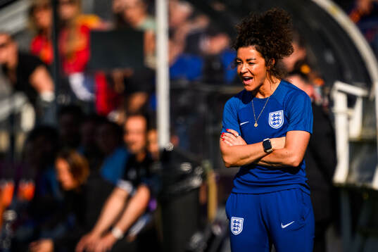 Head coach Natalie Henderson of England