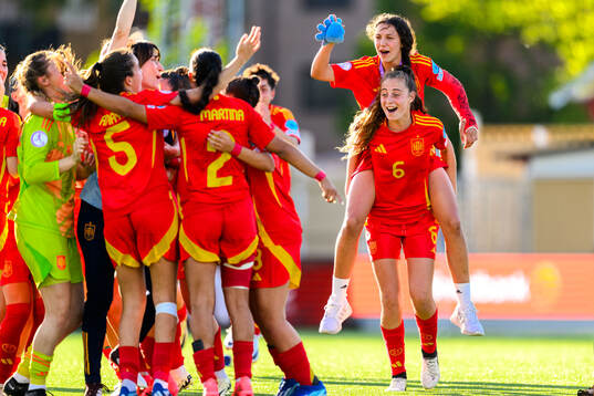 Silvia Fernandez and Lorena Cubo of Spain celebrate