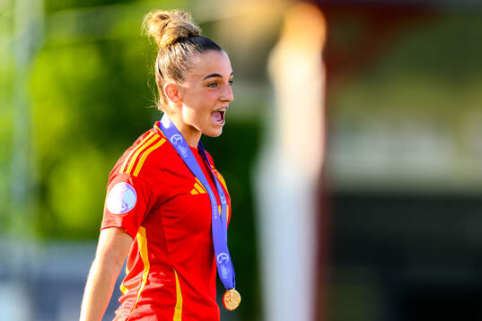 Irune Dorado of Spain celebrates