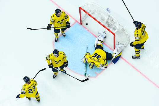 goaltender Filip Gustavsson, Lucas Raymond, Pontus