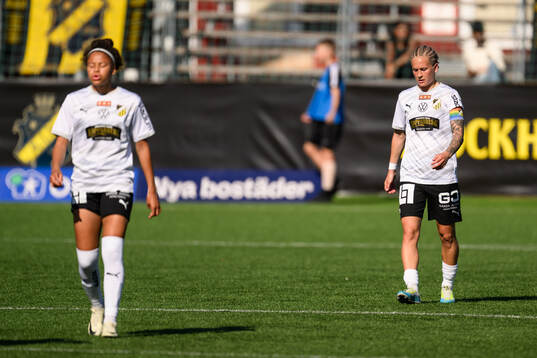 Häckens Felicia Schröder och Filippa Curmark deppar