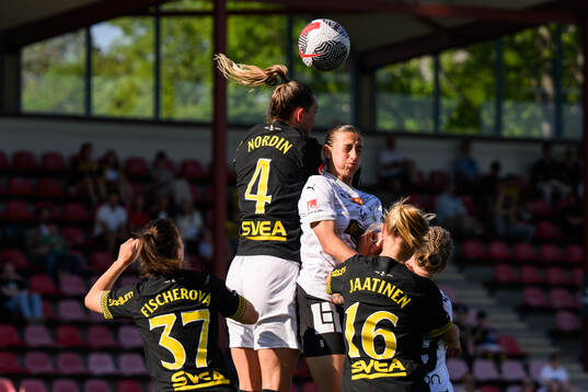 underAIKs Jennie Nordin och Häckens Rusul Rosa Kafaji