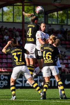underAIKs Jennie Nordin och Häckens Rusul Rosa Kafaji