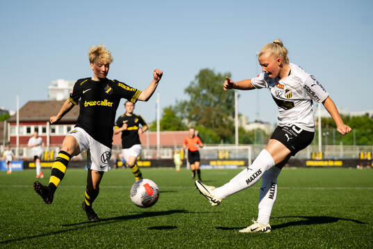 AIKs Monica Hagström och Häckens Matilda Nildén