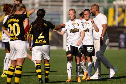 Häckens Josefine Rybrink jublar