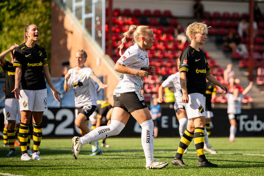 Häckens Matilda Nildén jublar