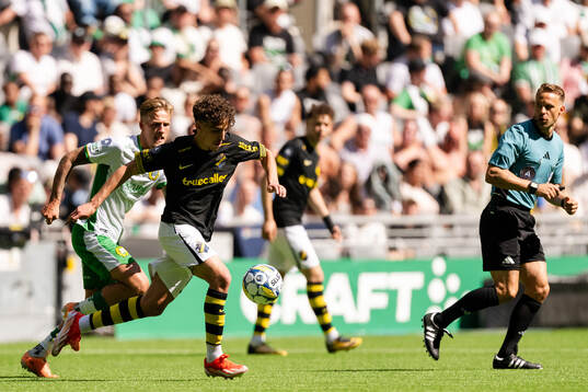 AIKs Taha Ayari och Hammarbys Fredrik Hammar