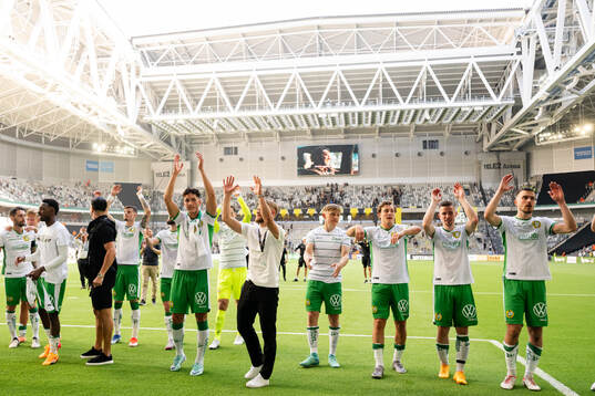 Hammarbys spelare jublar