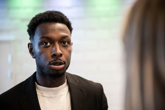 Hammarbys Shaquille Pinas i mixade zonen