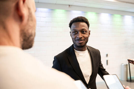 Hammarbys Shaquille Pinas i mixade zonen