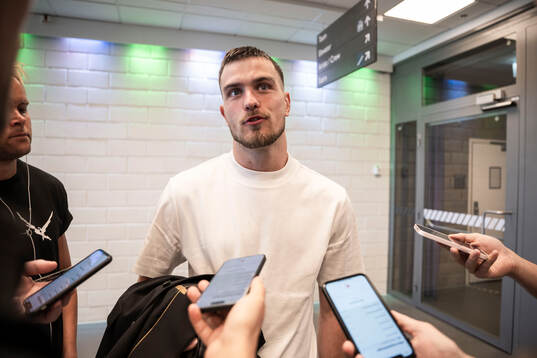 Hammarbys Pavle Vagic i mixade zonen