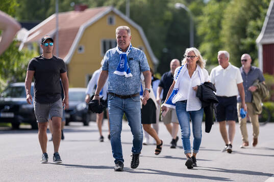 Och och Värnamos supportrar på väg till Finnvedsvallen