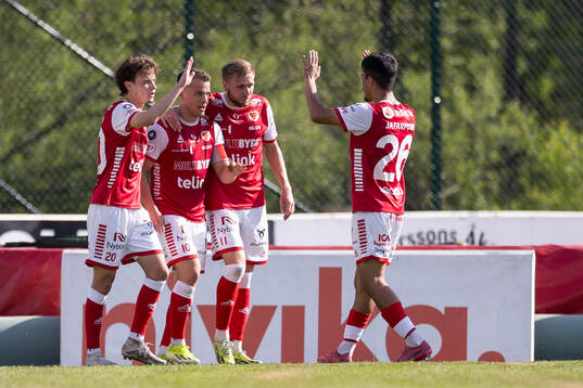 Bläddra bland fler bilder av Fotboll, Allsvenskan, Värnamo - Kalmar