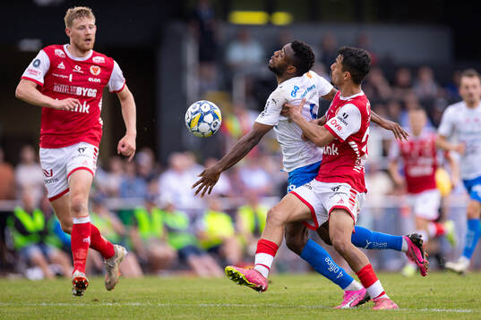 Värnamos Johnbosco Samuel Kalu och Kalmars Arash